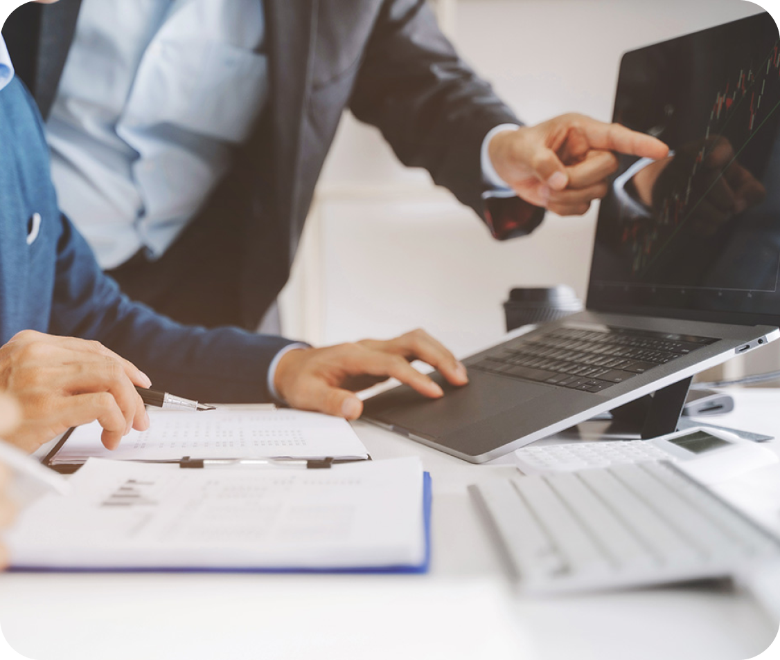 lawyer and client looking at a laptop